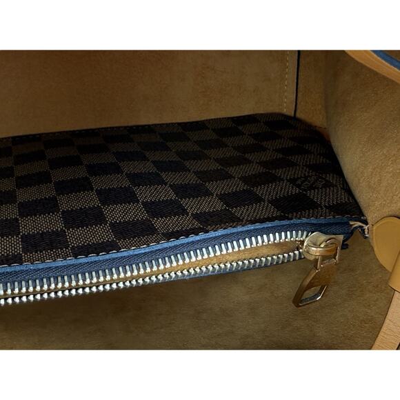 Louis Vuitton Damier Ebene Néonoé MM Shoulder Bag with Gold Hardware - Picture 15 of 16